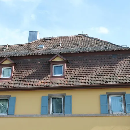 Zur Linde 3* Ρότενμπουργκ (Τάουμπερ)