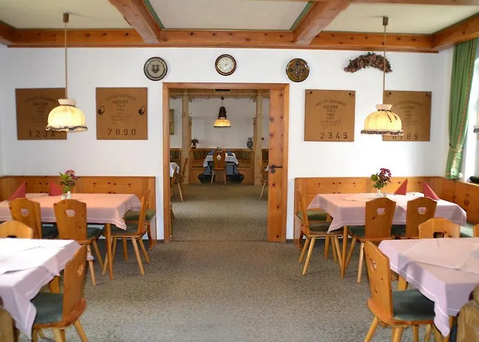 Pensjonat Zur Linde 3*